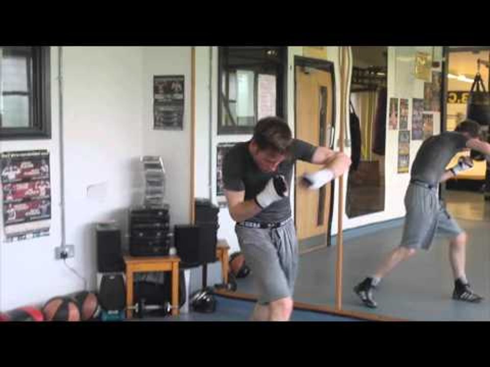 FRANK GREAVES SHADOW BOXING FOOTAGE AHEAD OF 3RD PRO FIGHT / iFL TV