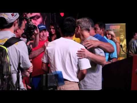 MANNY PACQUIAO & FREDDIE ROACH TAKING SELFIES ON STAGE @ MANDALAY BAY / MAYWEATHER v PACQUIAO