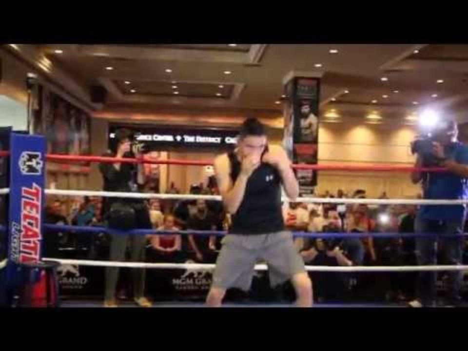 LEO SANTA CRUZ SHADOW BOXING @ THE MGM GRAND / MAYWEATHER v PACQUIAO