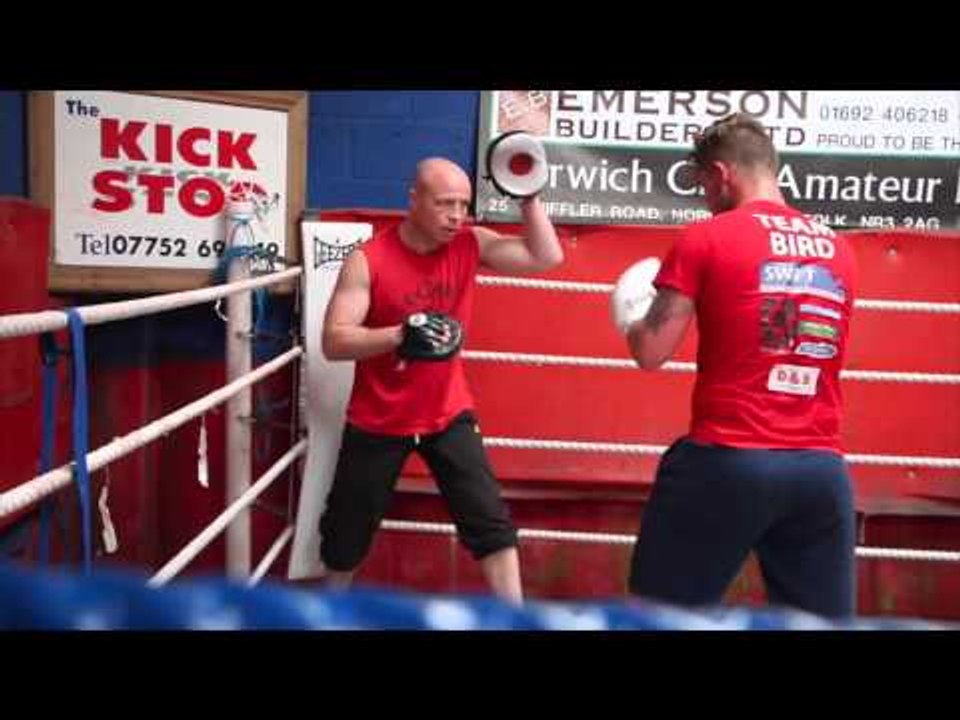 UNDEFEATED BILLY 'BOY' BIRD EXPLOSIVE PAD WORKOUT WITH TRAINER JON THAXTON / iFL TV