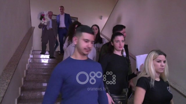 Ora News – Bordet në universitete pa kandidatë, Ministria shtyn sërish afatin