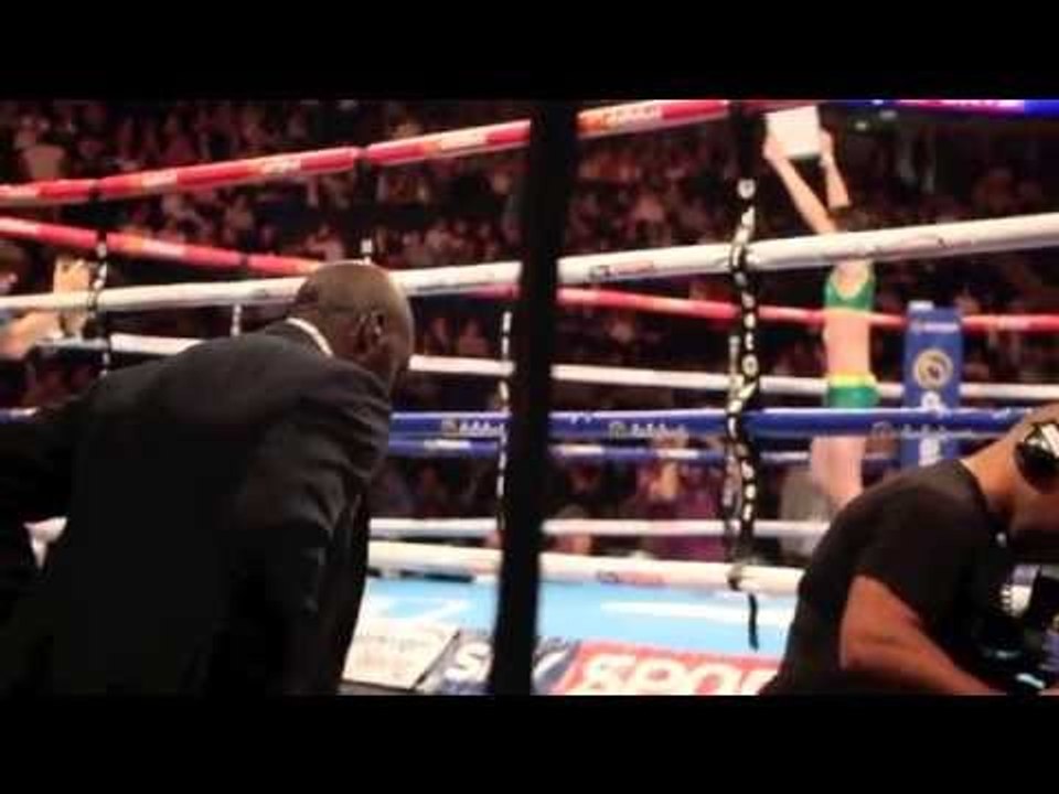 JOHNNY NELSON GIVES THE POT NOODLE RING BOY A LITTLE WOLF WHISTLE @ O2 / HEAVY DUTY