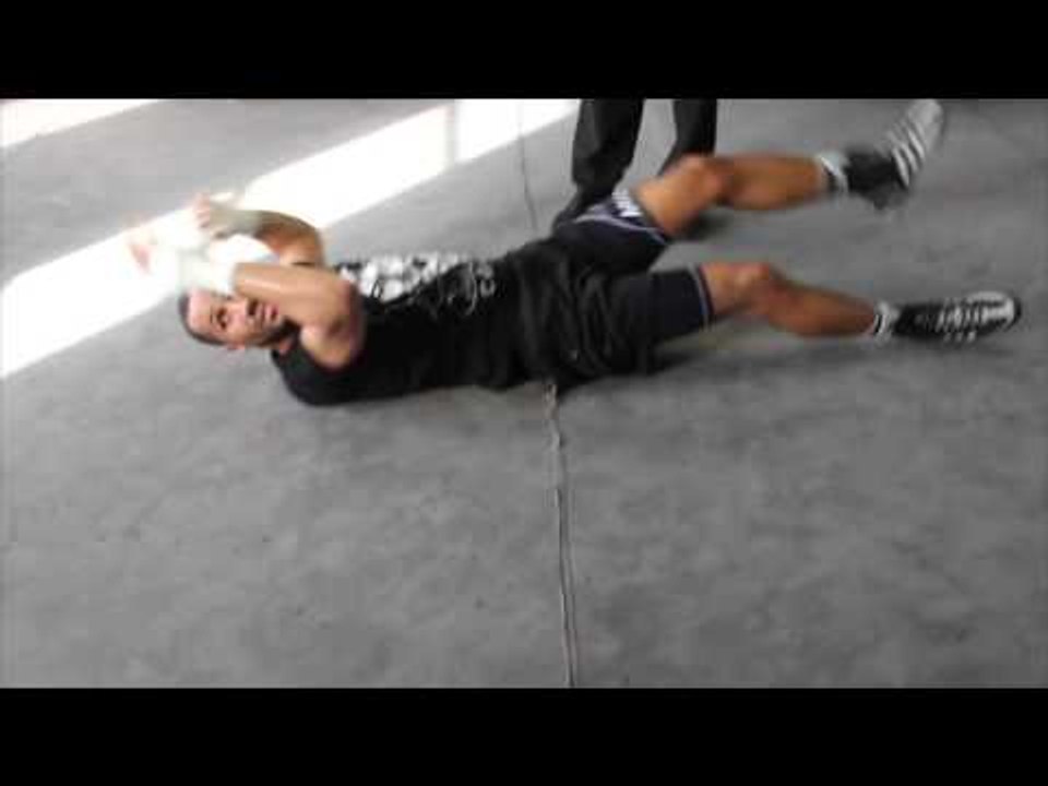 JAMES DeGALE FLOOR WORK OUT @ OFFICIAL MEDIA DAY / DeGALE v LUCIEN BUTE