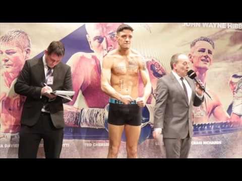 LEON McKENZIE v KELVIN YOUNG - OFFICIAL WEIGH IN & HEAD TO HEAD / GROVES v DI LUISA