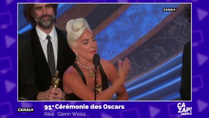 Lady Gaga, en larmes, fait son discours de remerciement après avoir remporté un Oscar