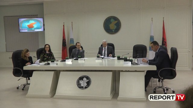 Djegia e mandateve/ Kuvendi nuk humbet kohë, çon në KQZ dorëheqjet e opozitës