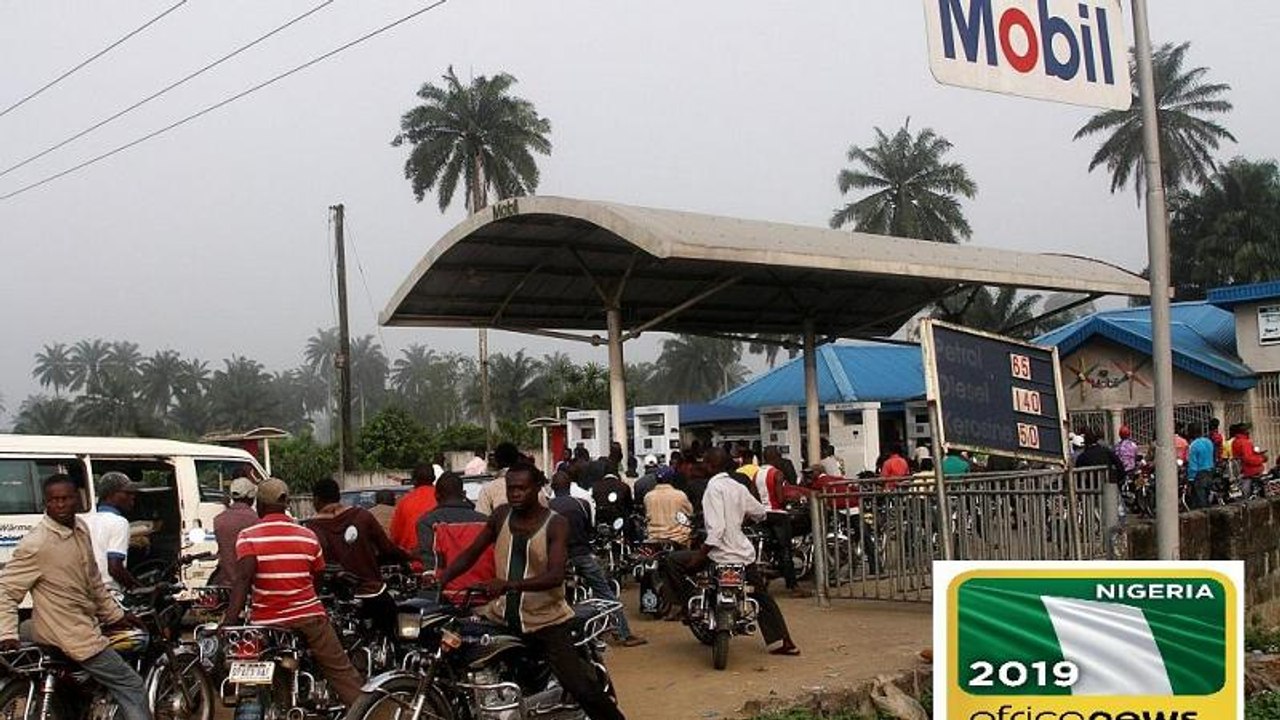 Nigerians travel to vote in delayed elections