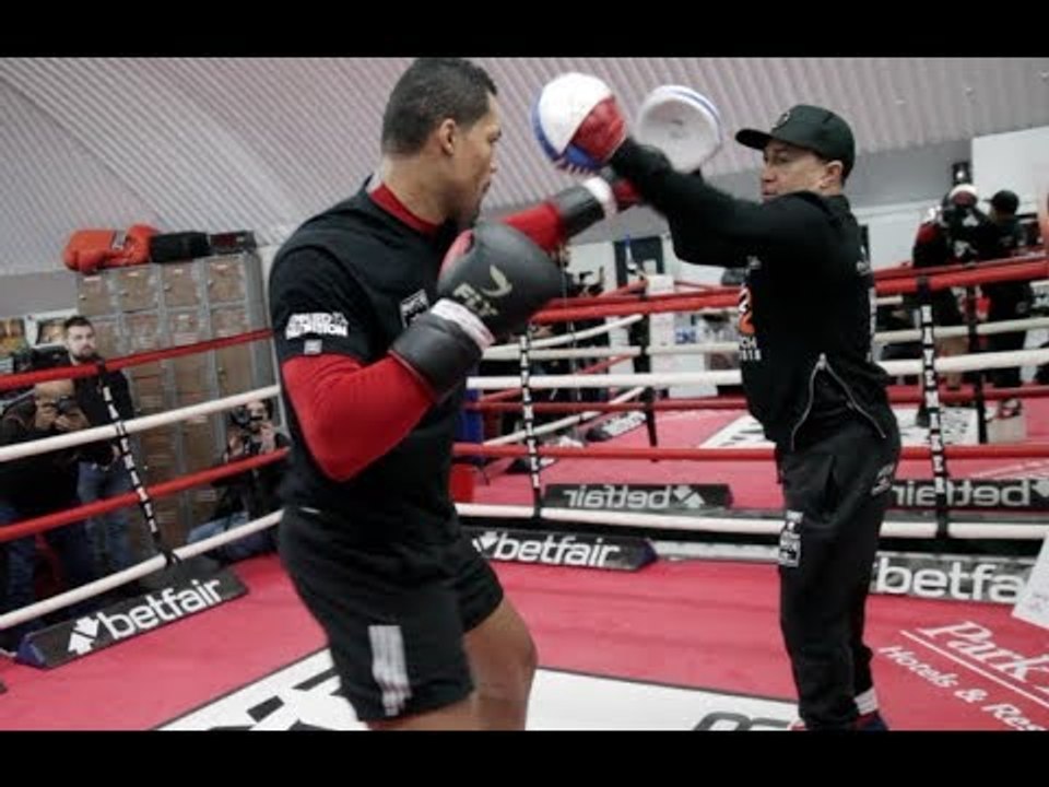 BIG SHOES NEEDED! - DAVID HAYE'S HEAVYWEIGHT JOE JOYCE SMASHES THE PAD WITH AN ELEVATED ISMAEL SALAS