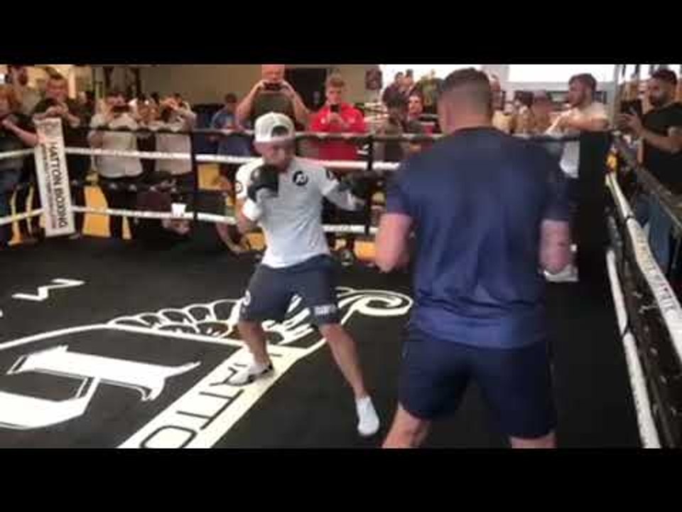 GO ON THE JACKAL! - CARL FRAMPTON HAMMERS THE PADS AHEAD OF LUKE JACKSON CLASH @ RICKY HATTON GYM