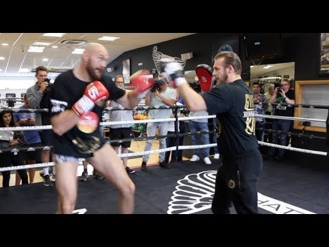 WILDER WARNING? - TYSON FURY (IN HIS PANTS) SHOWS HIS INCREDIBLE SPEED AS HE BATTERS THE PADS