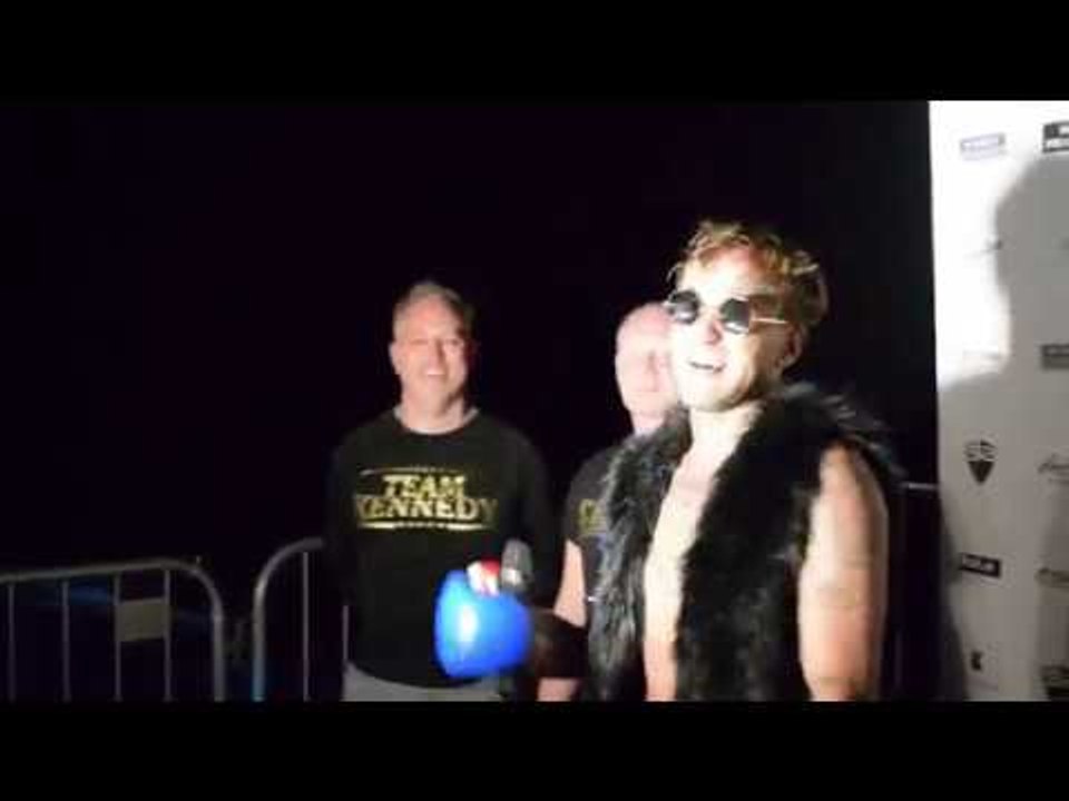 JOSH KENNEDY SINGS HIMSELF IN TO THE RING / SINGS 'BELLE OF BELFAST CITY' TO BELFAST CROWD