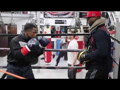 ROYAL STORM! ISAAC DOGBOE HITS THE PADS AHEAD OF WBO DEFENCE / DEC 8th @ MADISON SQUARE GARDEN