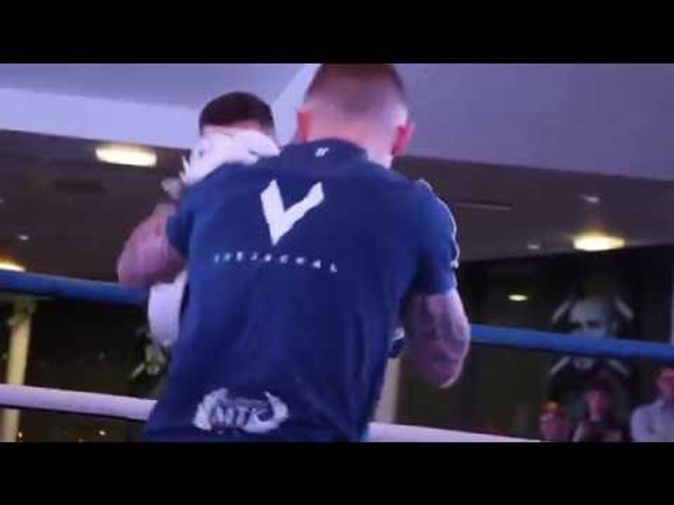 THE JACKAL! CARL FRAMPTON BATTERS THE PADS WITH JAMIE MOORE AHEAD OF MASSIVE CLASH v JOSH WARRINGTON