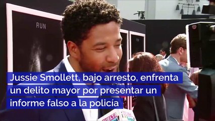 Jussie Smollett, bajo arresto, enfrenta un delito mayor por presentar un informe falso a la policía