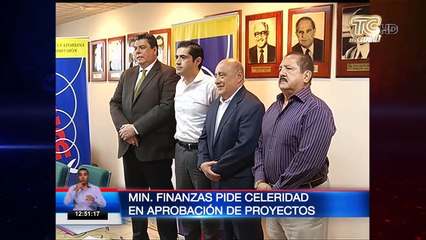 Ministro de Finanzas pide celeridad en aprobación de proyectos