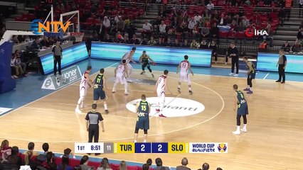 Скачать видео: FIBA Dünya Kupası Avrupa Elemeleri: Türkiye: 77 - Slovenya: 58