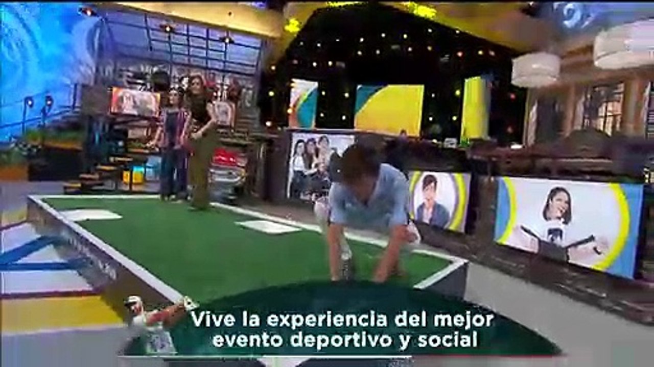 Todo Un Show | ¡Reta de Mini Golf en Todo Un Show! Roger vs Cynthia vs Carla.