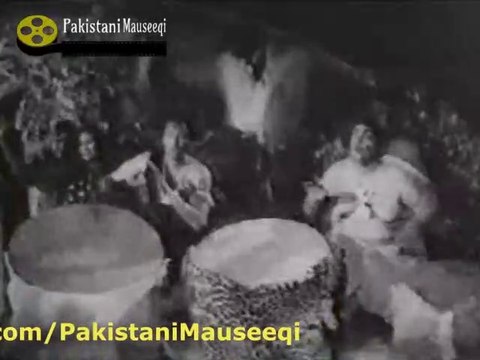 Darinda 1970 : Piya Main Hoon Chand Aur Sab Chakor : Nazir Begum : Music by Gul Haider : L Qateel Shifai