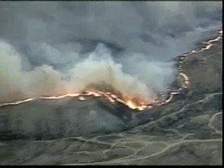 Una ola de incendios en Malibú deja un muerto y cientos de heridos