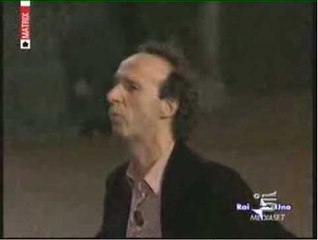 Benigni escribe una carta a Berlusconi