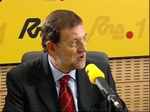 Rajoy califica de irresponsables las palabras de Bermejo