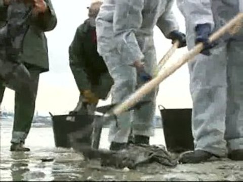 11 toneladas de carburante a las playas