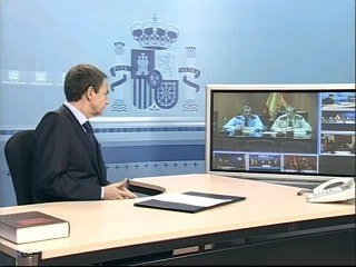 Zapatero felicita a las tropas en el extranjero
