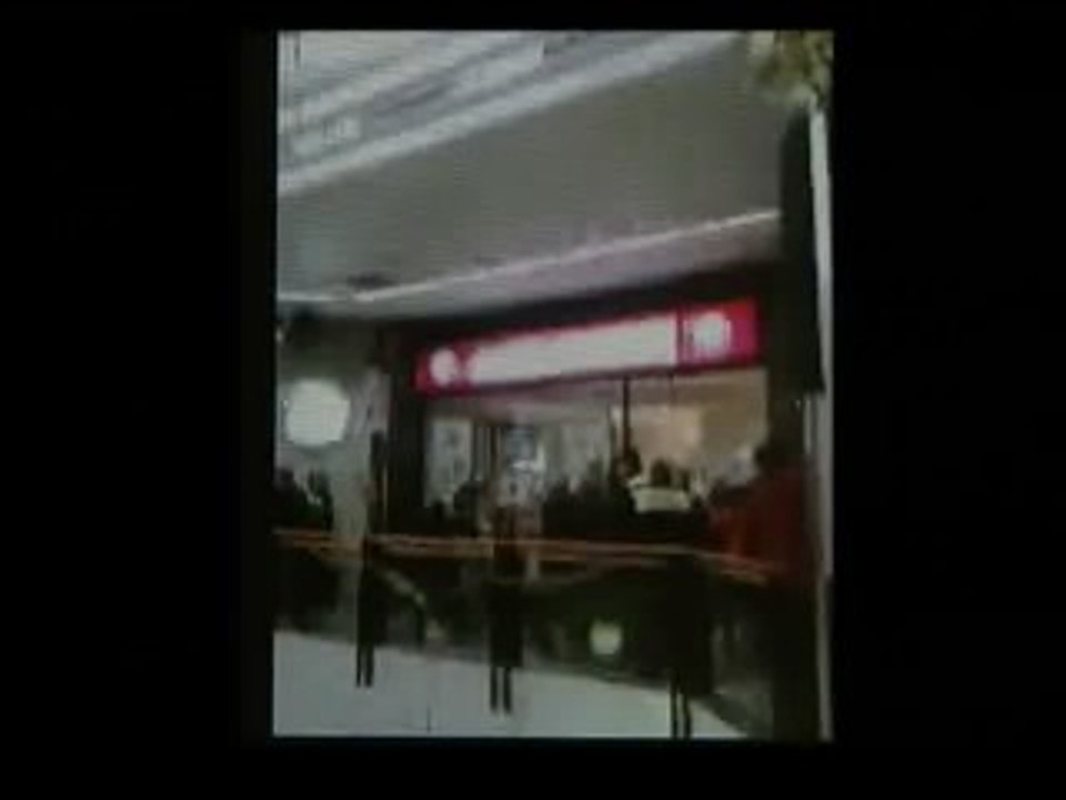 Violentos enfrentamientos en la comida navideña de los basureros de Granada