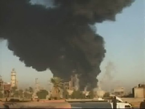 La insurgencia iraquí provoca un gran incendio en la refinería más importante de Bagdad