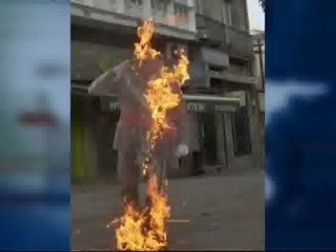 Detenidos cuatro jóvenes en Vigo por quemar una foto del Rey