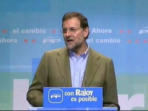 Rajoy anima a secundar la manifestación y transmite su apoyo a la AVT