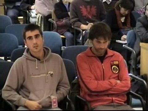 Multa con 2.700 euros a los autores de la quema de fotos del Rey