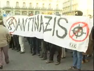 Cientos de personas en la manifestación antifascista de Madrid