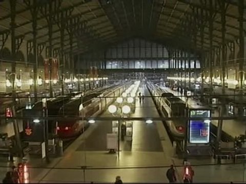 Nueva huelga del transporte en Francia por la reforma de pensiones de Sarkozy