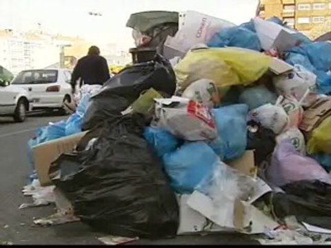 Los vecinos de Redondela, hartos tras 12 días de huelga de limpieza