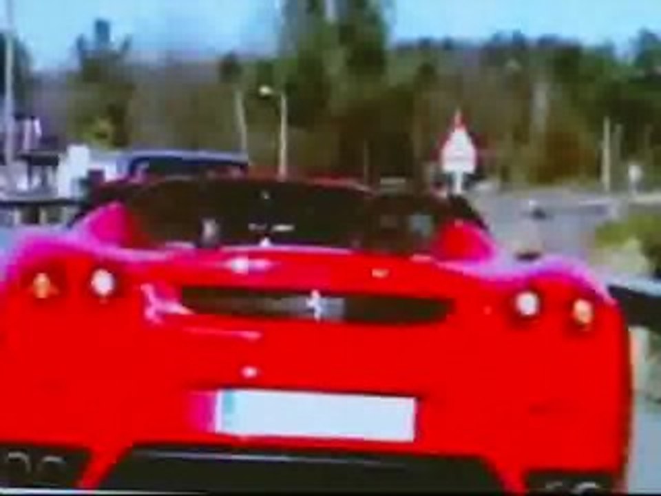 Deportivos de lujo echan carreras a más de 200 kilómetros por hora en Galicia