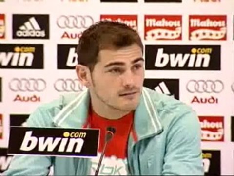 Casillas sobre Raúl: Como capitán hace una labor ejemplar para todos