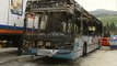 Unos encapuchados queman un autobús en Hernani