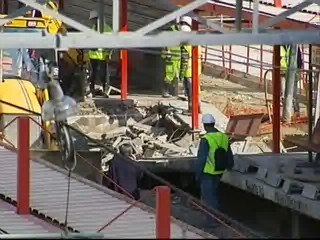 Se desploma parte del andén central de la estación de Bellvitge