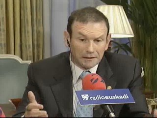 Ibarretxe asegura que continuará hablando con los abertzales