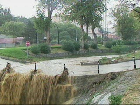 Coomercios y garajes anegados en Sant Andreu de Llavaneres