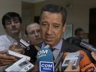 Zaplana: "Los socialistas intentan someter, desacreditar e insultar todo lo que no coincida con ello