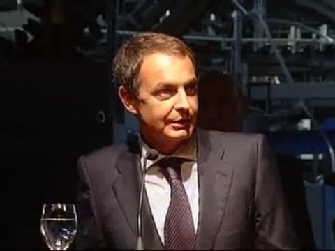 Zapatero: Ojalá que estos 30 años de democracia los tengamos 30 veces
