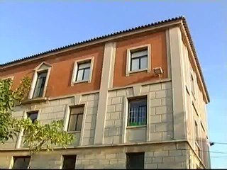 La Generalitat obliga a readmitir a una alumna que usa el velo musulmán