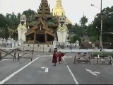 El ejército patrulla las calles en Birmania