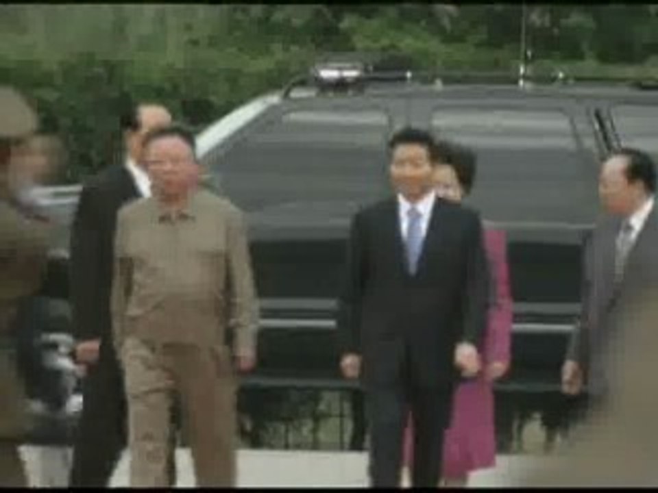 El presidente surcoreano pisa la frontera que divide a las dos Coreas