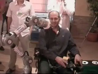 Un robot para alimentar a los discapacitados