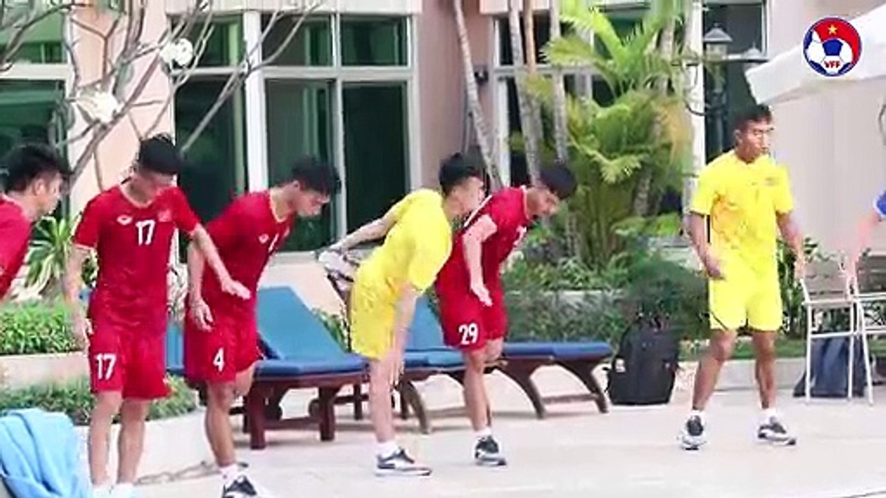 Bác sĩ đội tuyển U22 Việt Nam chia sẻ về tình hình lực lượng trước vòng bán kết | VFF Channel