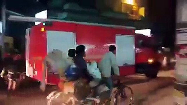 কুমিল্লা মুন হাসপাতালে আগুন নিয়ন্ত্রণে কাজ করছে ফায়ার সার্ভিস