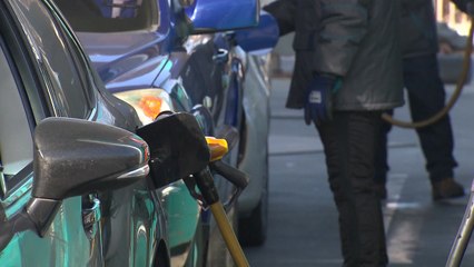 휘발유·경유 가격 넉 달 만에 하락세 중단 / YTN